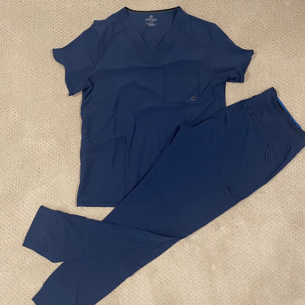 Men blue infinity scrub set. Size medium